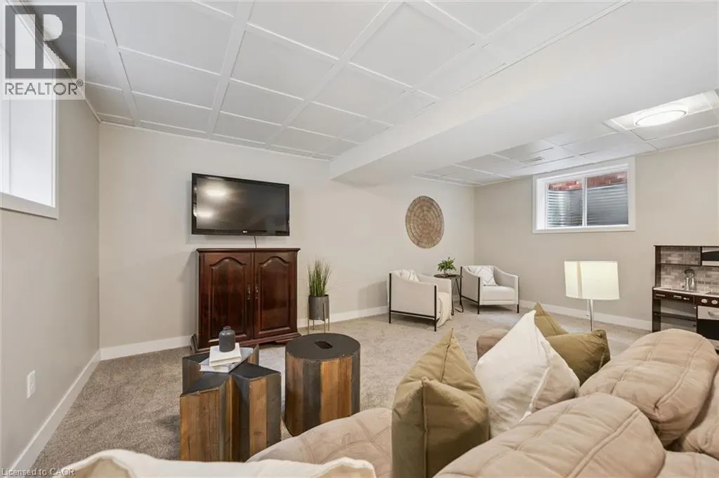335 FINORO Crescent