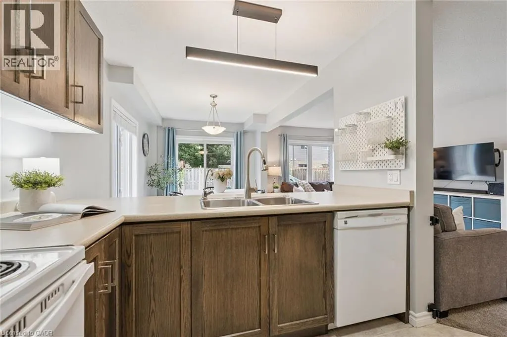 335 FINORO Crescent