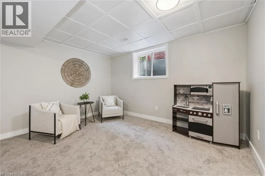 335 FINORO Crescent