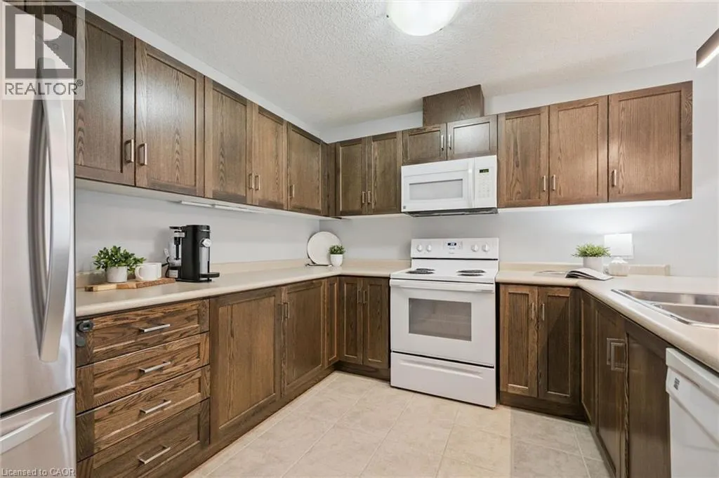 335 FINORO Crescent