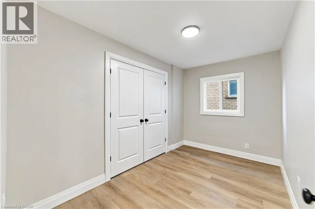 5 HERBERT Court
