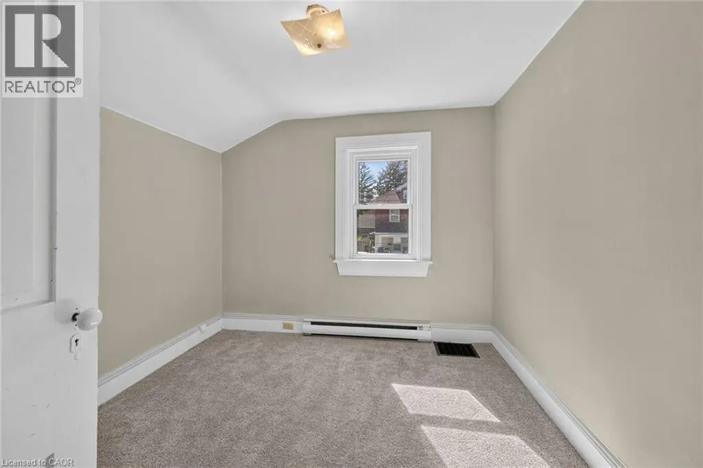217-219 NELSON Street W