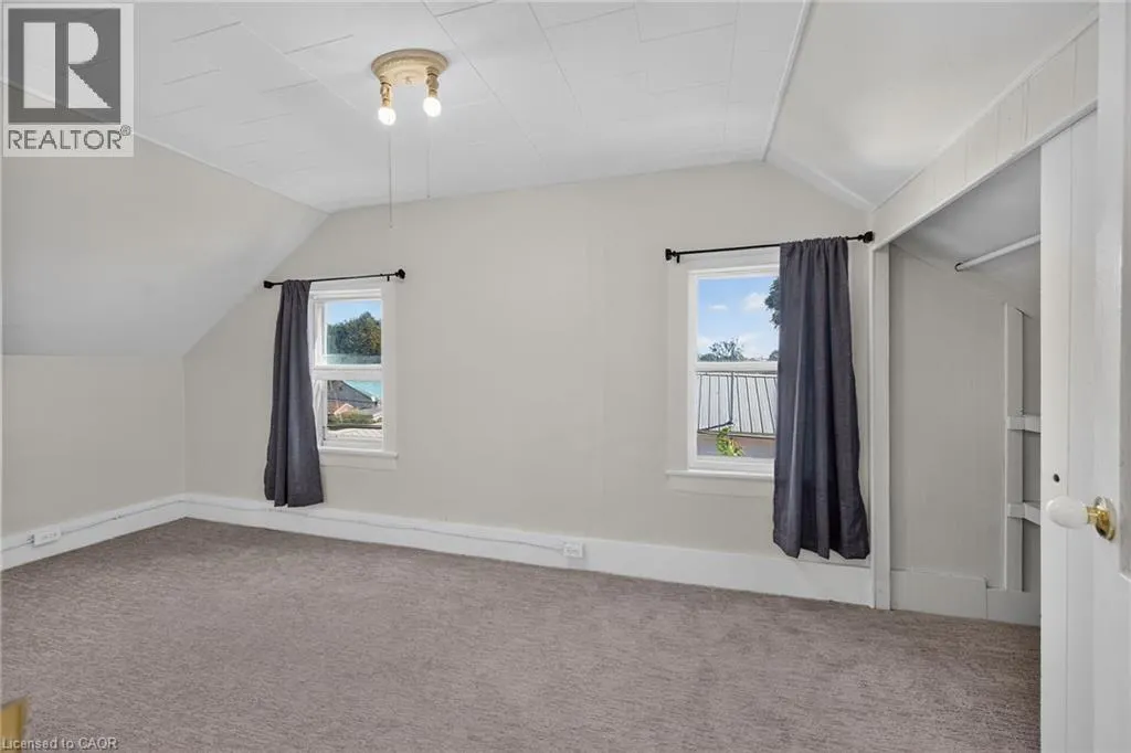 217-219 NELSON Street W