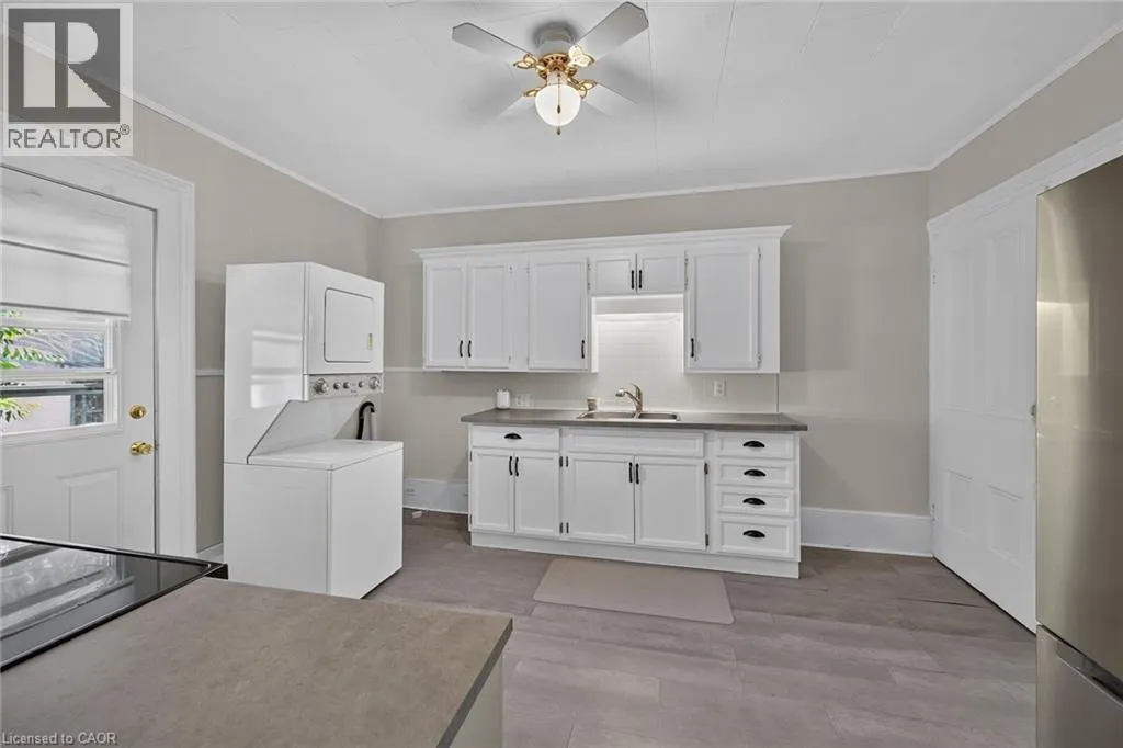 217-219 NELSON Street W