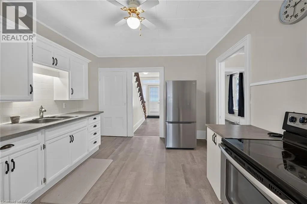 217-219 NELSON Street W