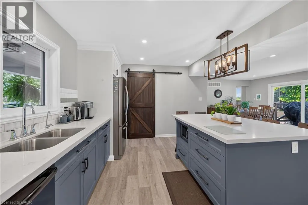 8105 LEEMING Road