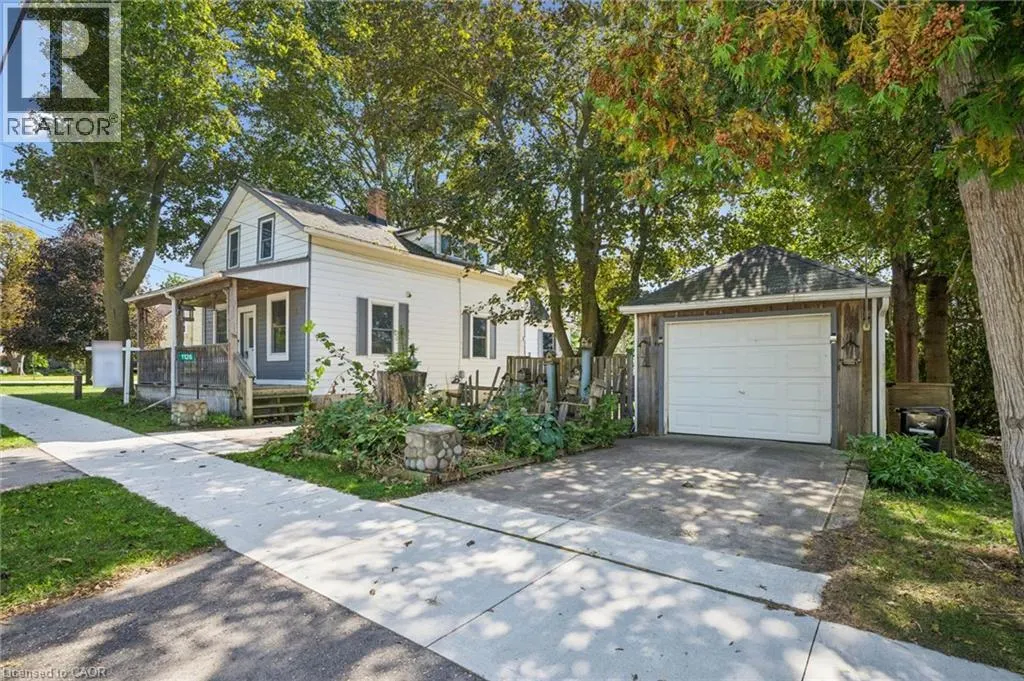 1126 QUEEN'S BUSH Road
