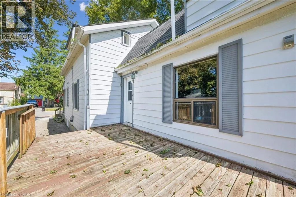 1126 QUEEN'S BUSH Road