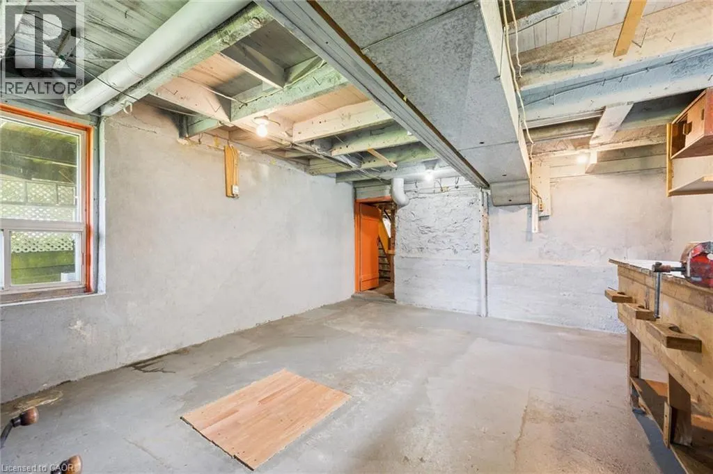 1126 QUEEN'S BUSH Road