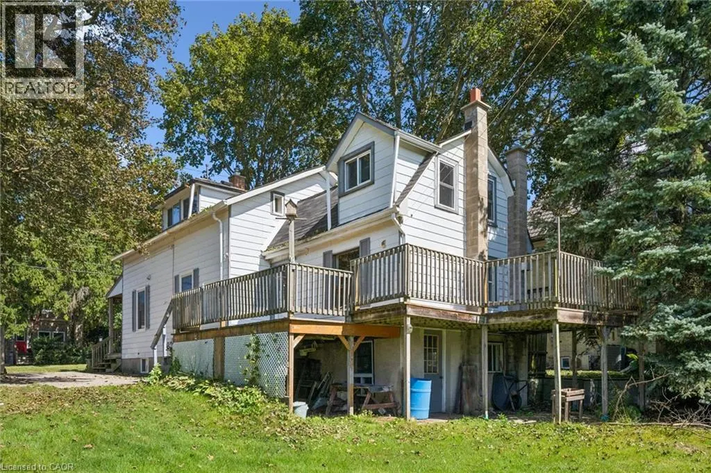1126 QUEEN'S BUSH Road