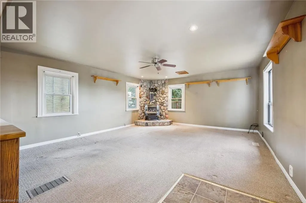 1126 QUEEN'S BUSH Road