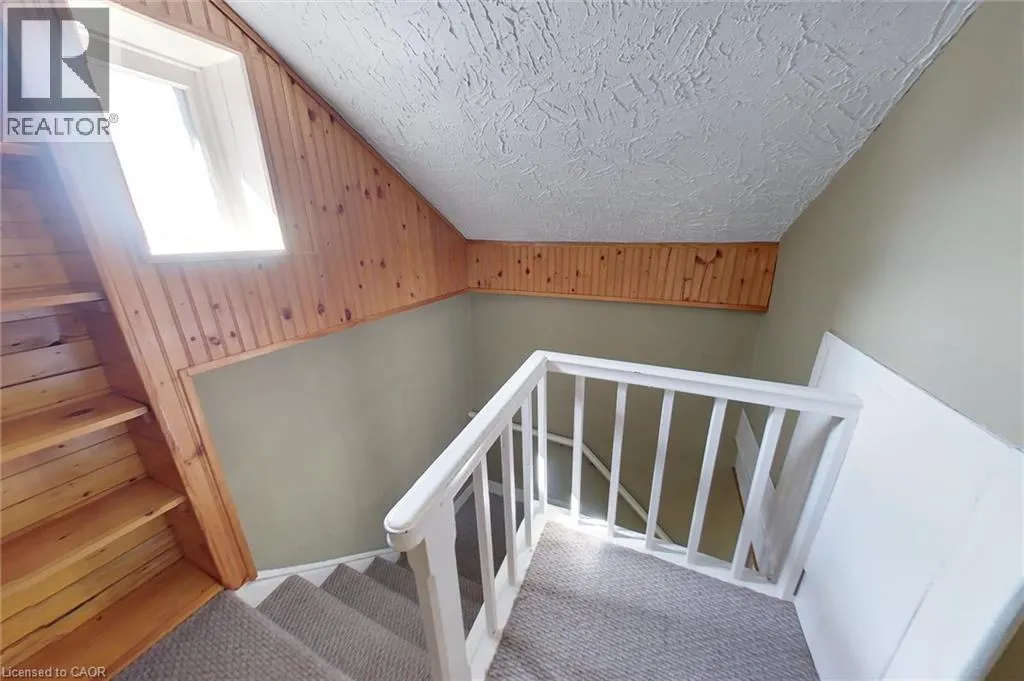 1126 QUEEN'S BUSH Road