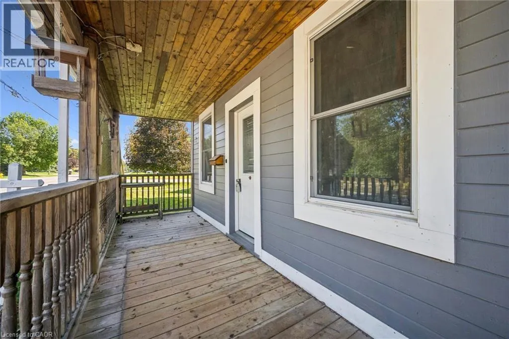 1126 QUEEN'S BUSH Road