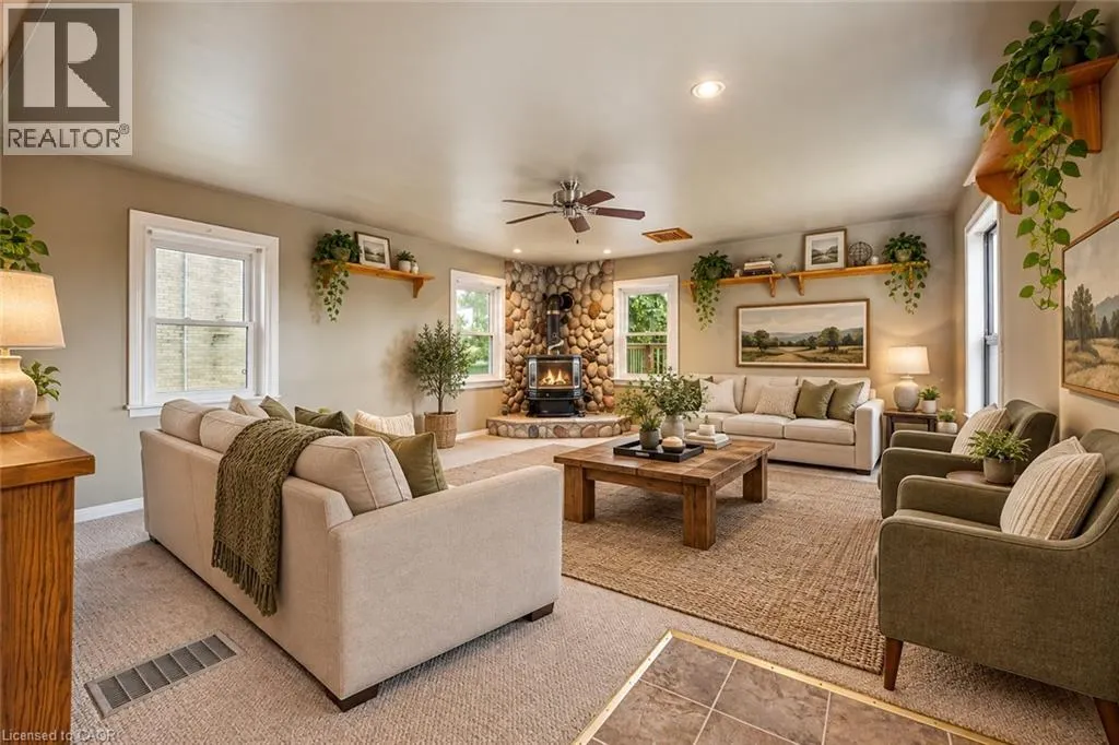 1126 QUEEN'S BUSH Road