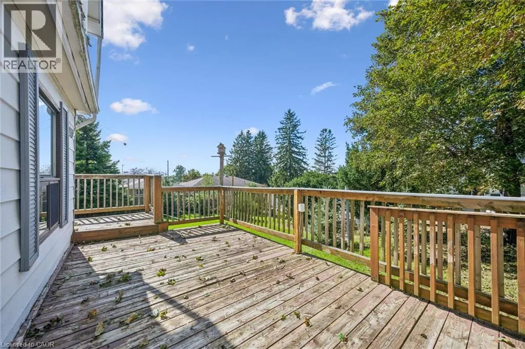 1126 QUEEN'S BUSH Road