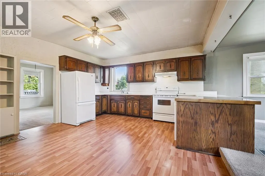 1126 QUEEN'S BUSH Road