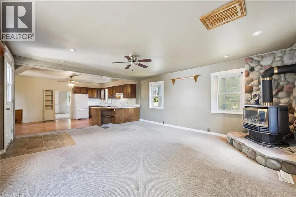 1126 QUEEN'S BUSH Road