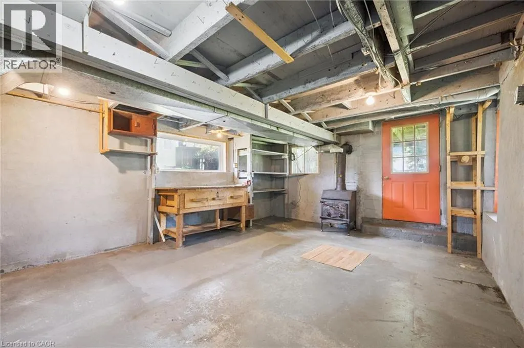 1126 QUEEN'S BUSH Road