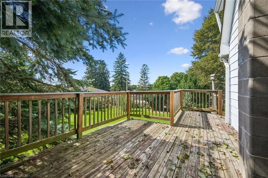 1126 QUEEN'S BUSH Road