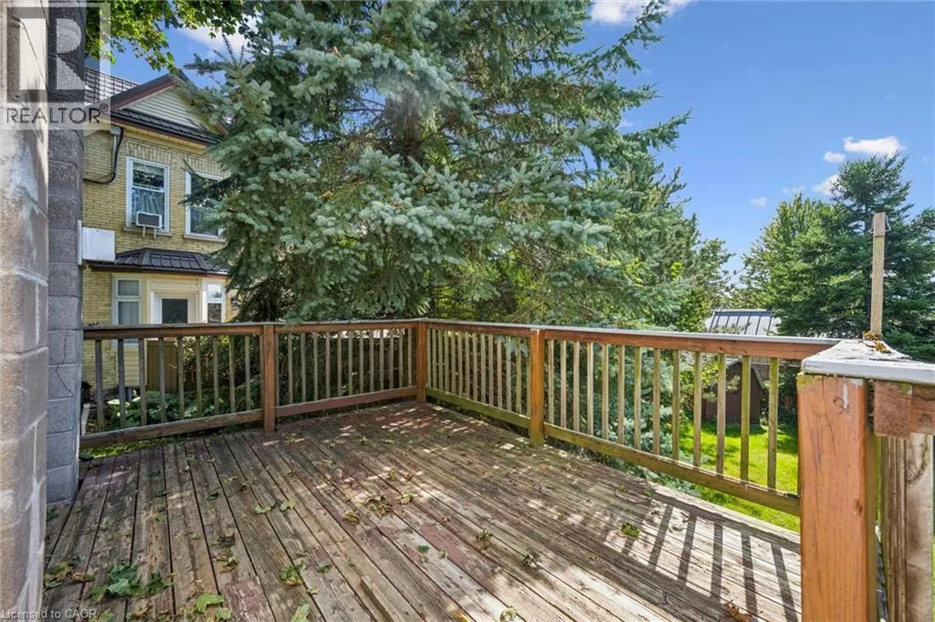 1126 QUEEN'S BUSH Road