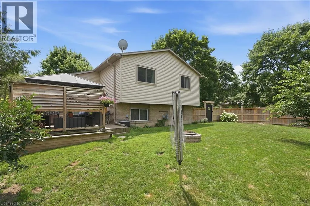 72 CRESTLYNN Crescent