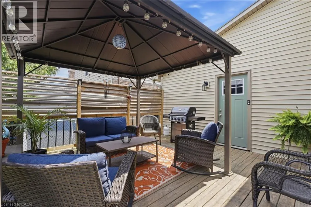 72 CRESTLYNN Crescent
