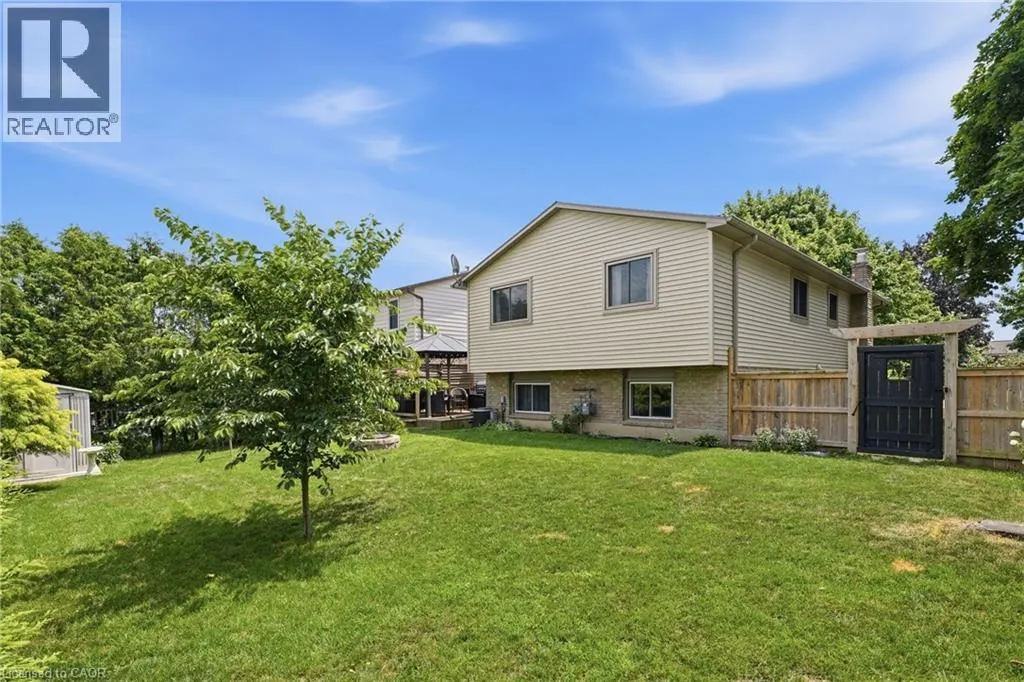 72 CRESTLYNN Crescent