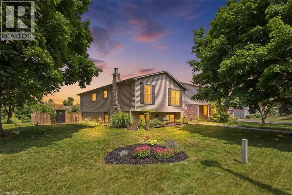 72 CRESTLYNN Crescent