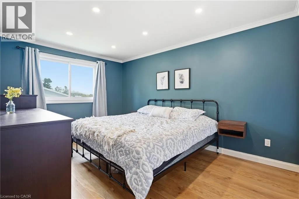 72 CRESTLYNN Crescent