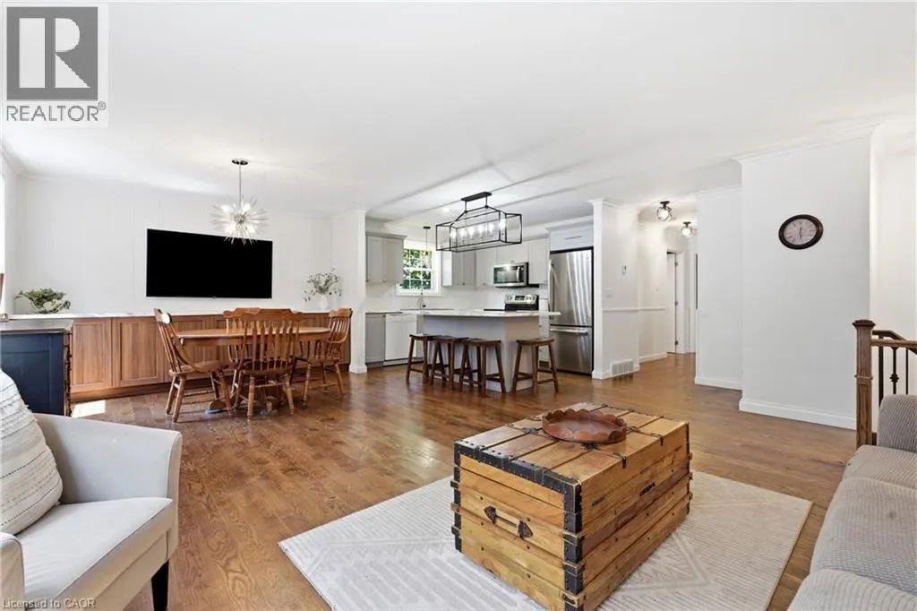 72 CRESTLYNN Crescent