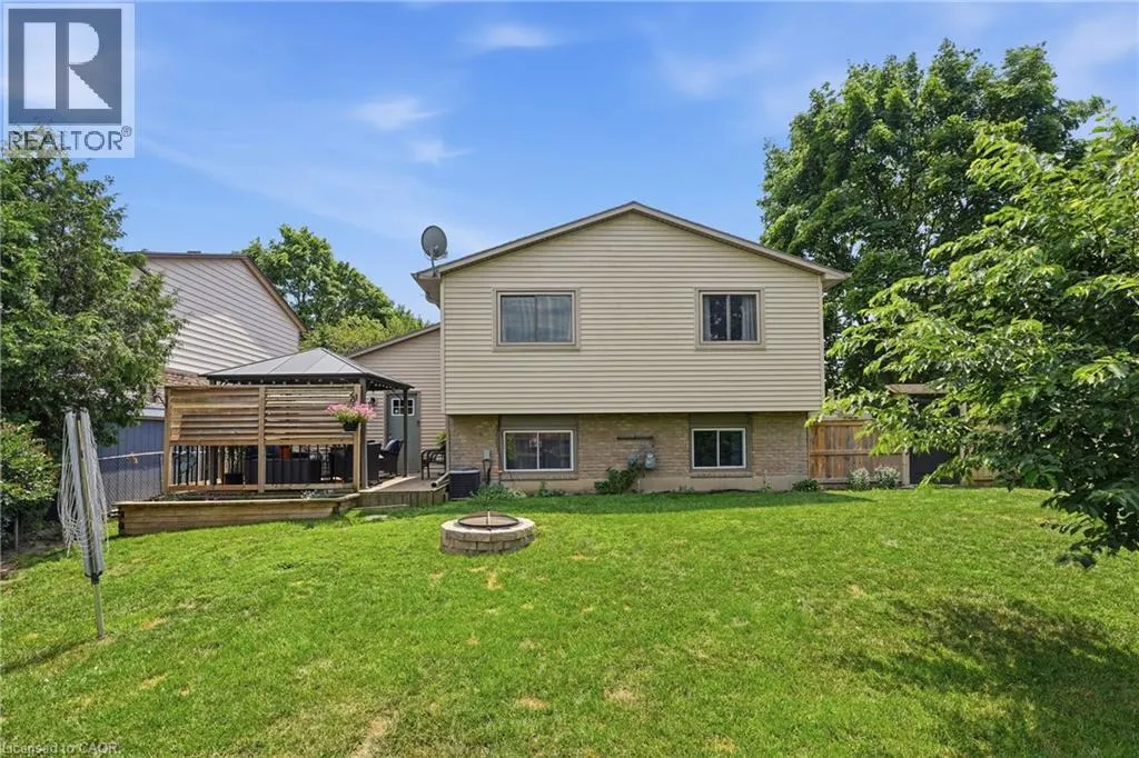 72 CRESTLYNN Crescent