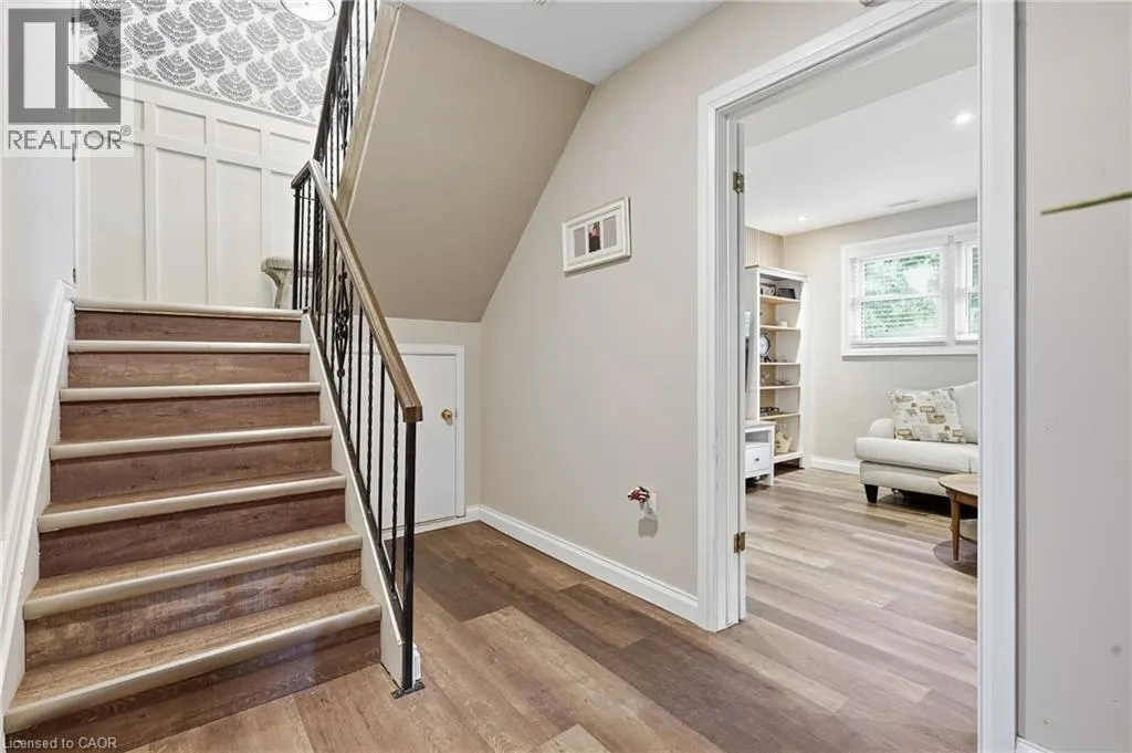 72 CRESTLYNN Crescent