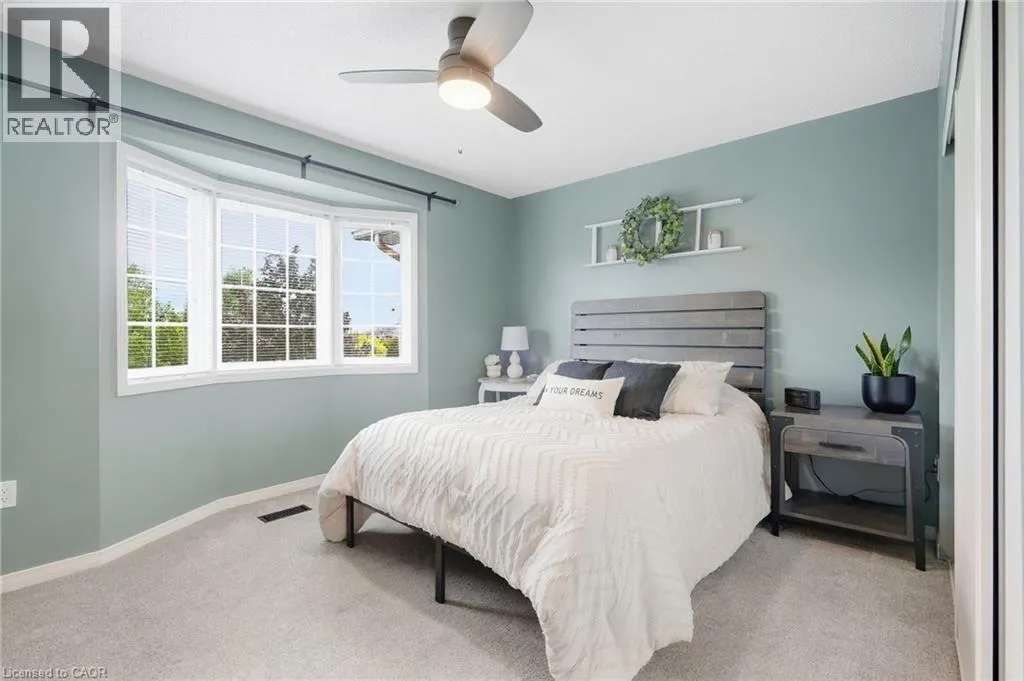 14 KENYON Crescent