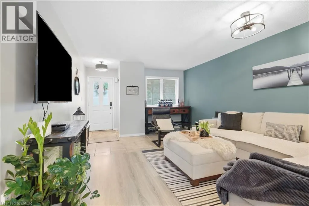 14 KENYON Crescent