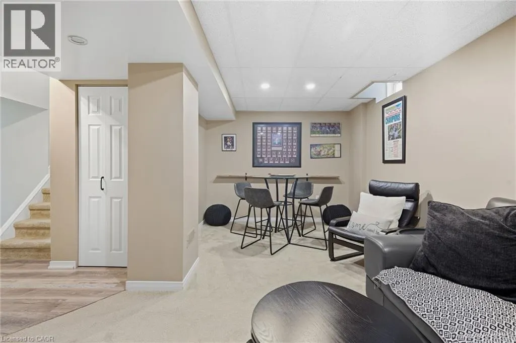 14 KENYON Crescent