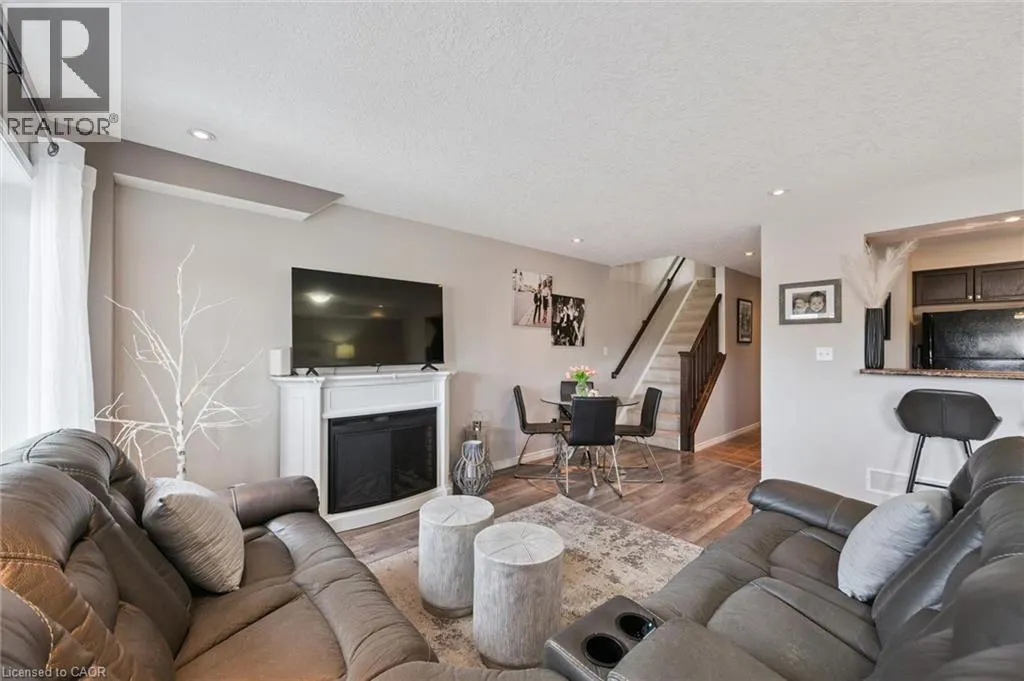 915 ZELLER Crescent