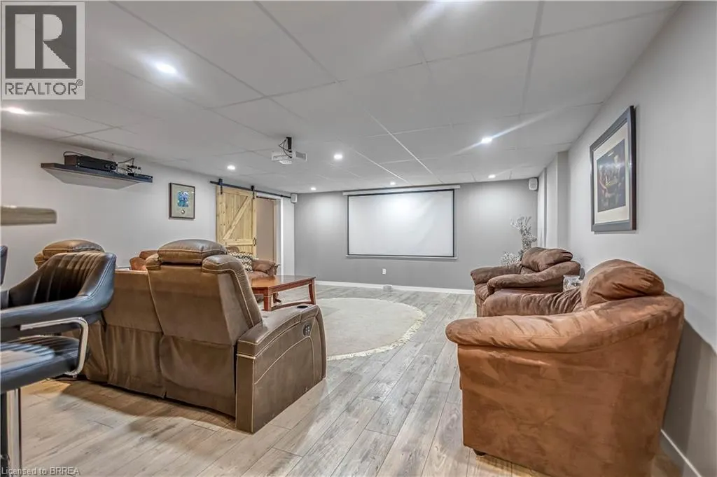 156 ST JOHNS Road W