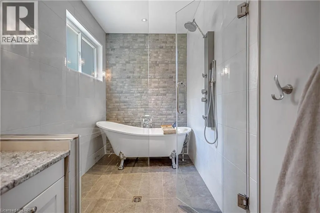 156 ST JOHNS Road W