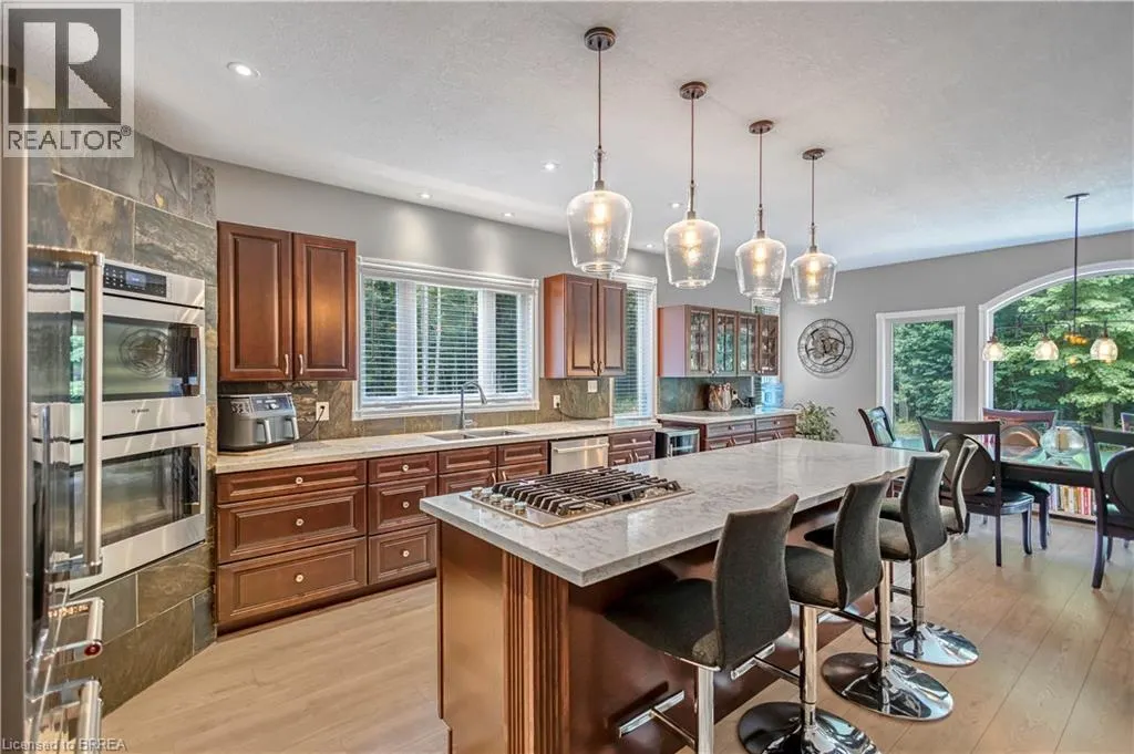 156 ST JOHNS Road W