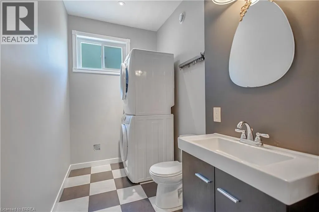 156 ST JOHNS Road W