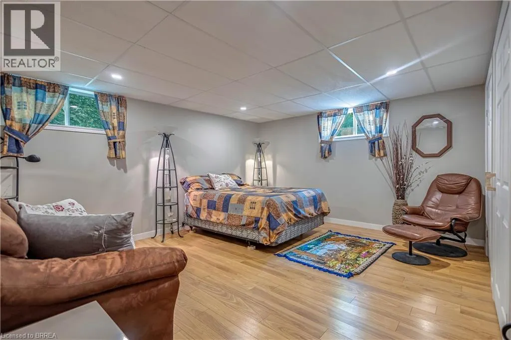 156 ST JOHNS Road W