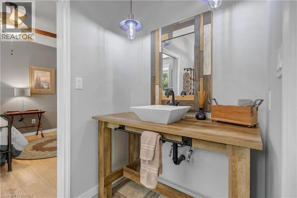 156 ST JOHNS Road W