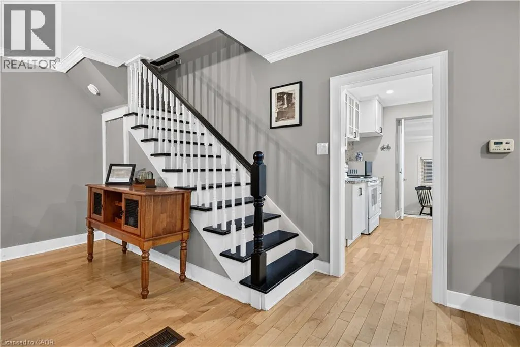21 BROCK Street N