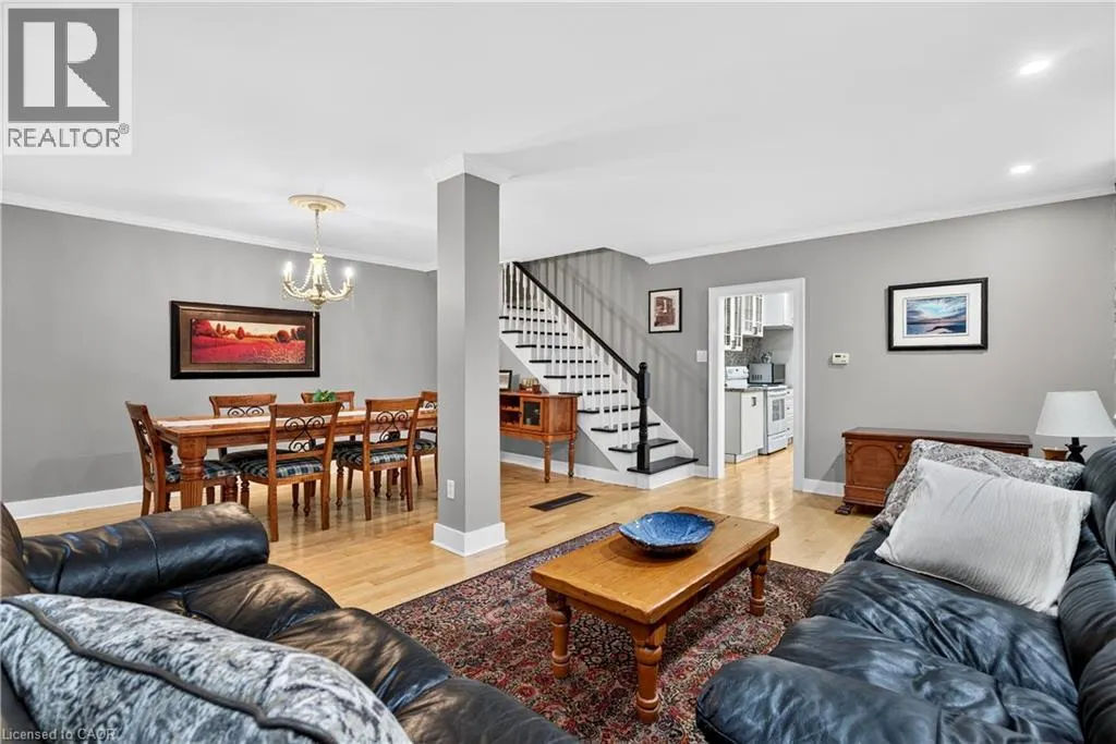 21 BROCK Street N
