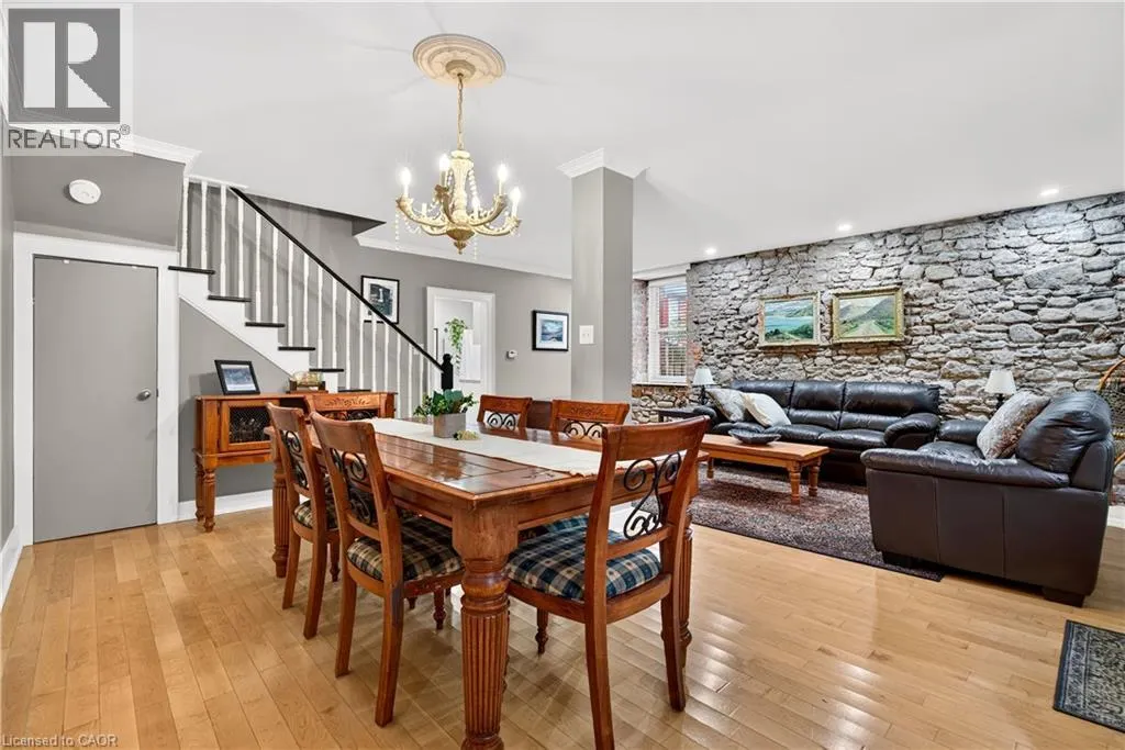 21 BROCK Street N