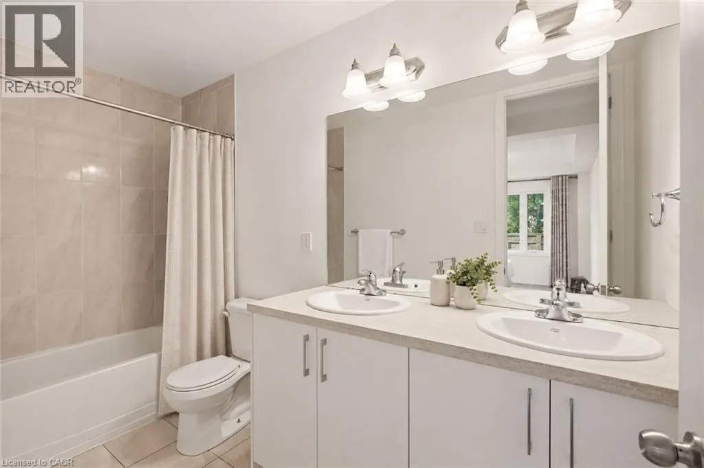 12 GEORGE Manor