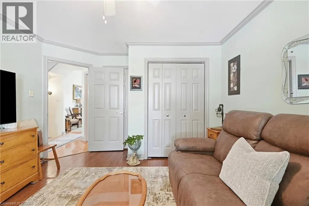9 WENTWORTH Drive Unit# 5 #5