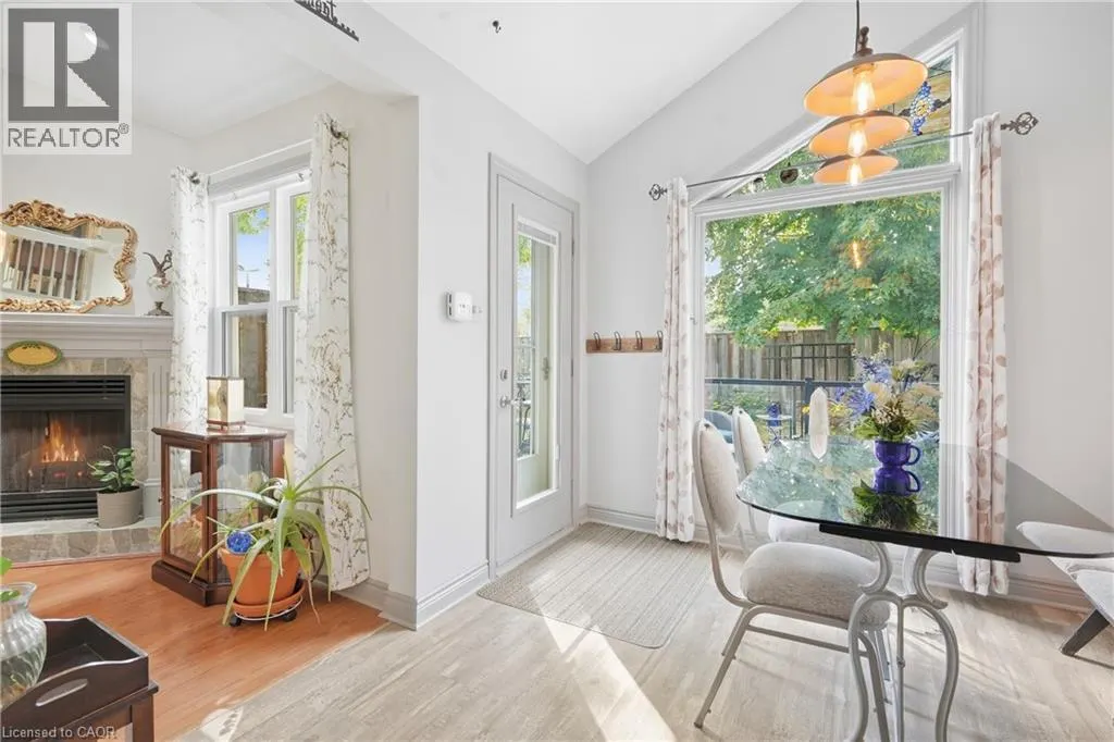 9 WENTWORTH Drive Unit# 5 #5