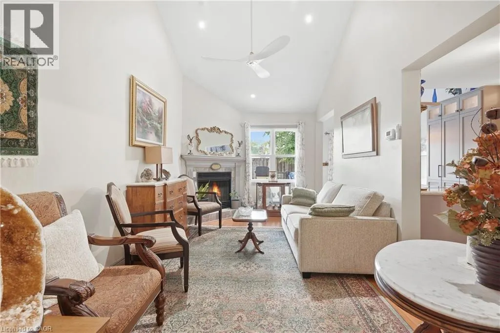 9 WENTWORTH Drive Unit# 5 #5