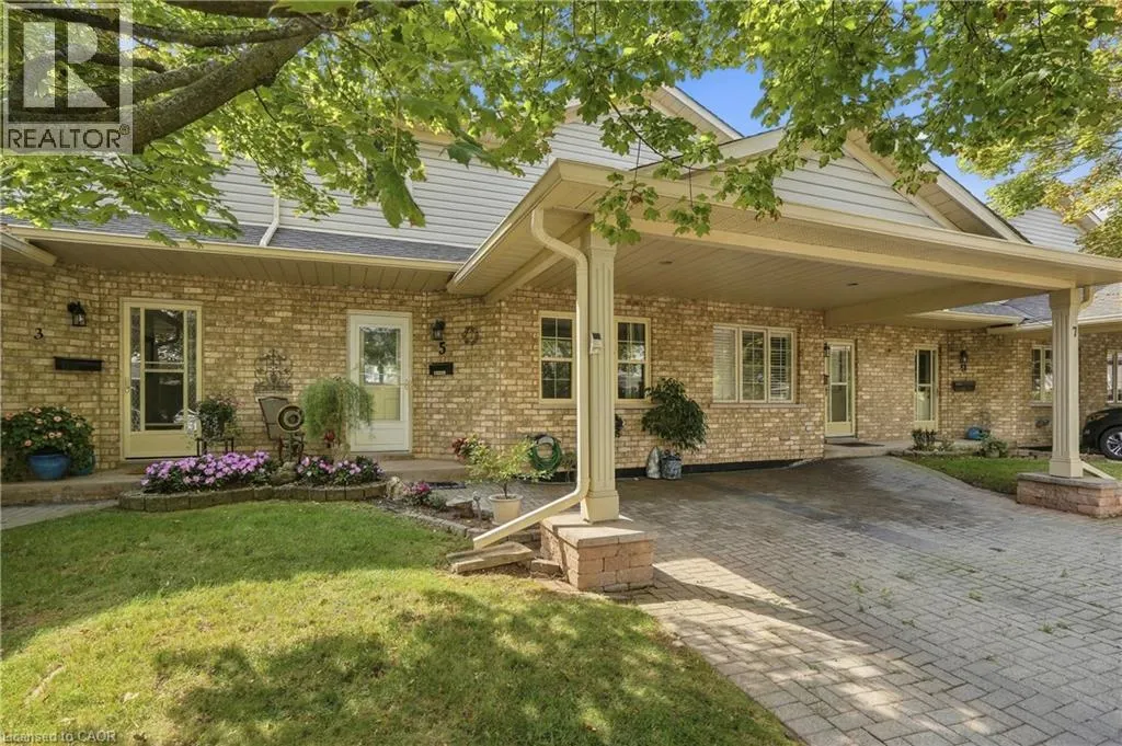 9 WENTWORTH Drive Unit# 5 #5